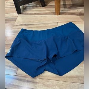 Oiselle Roga Women’s teal Shorts Sz. 6